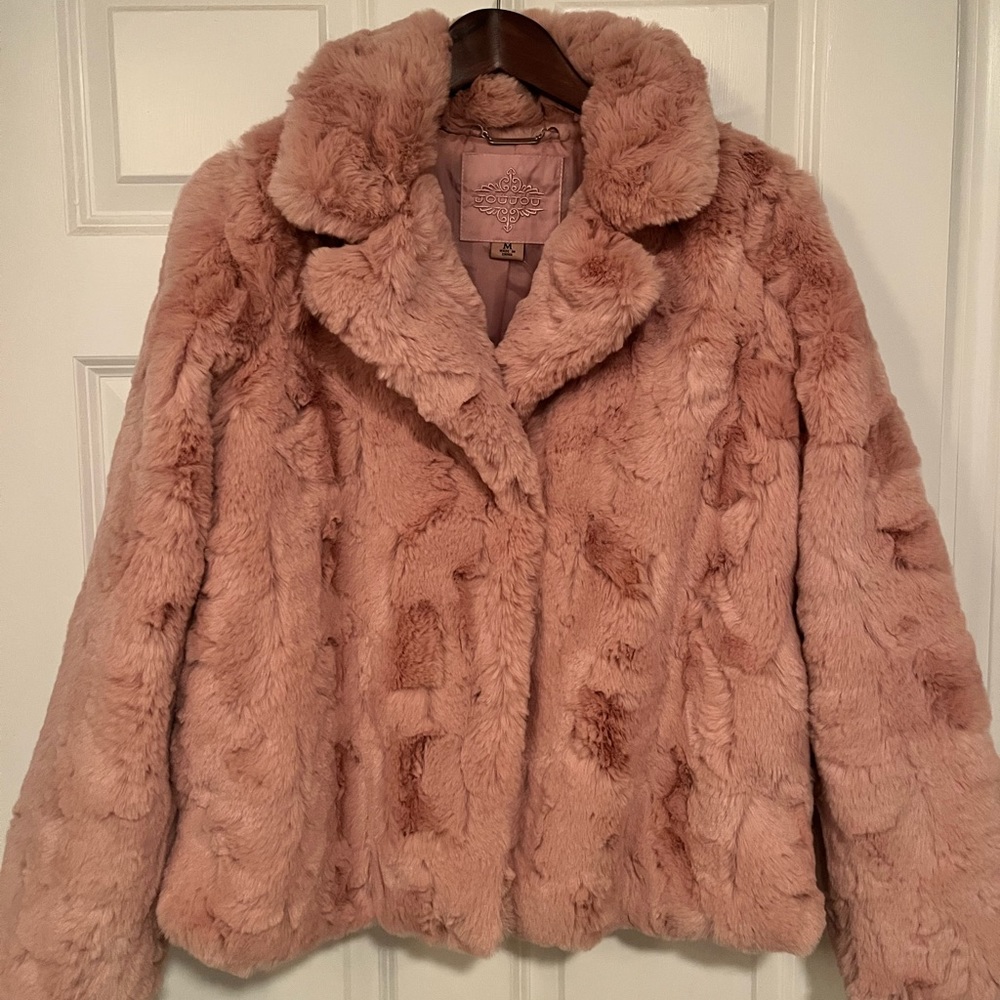 JOU JOU NWT light pink faux fur jacket. Snap buttons.